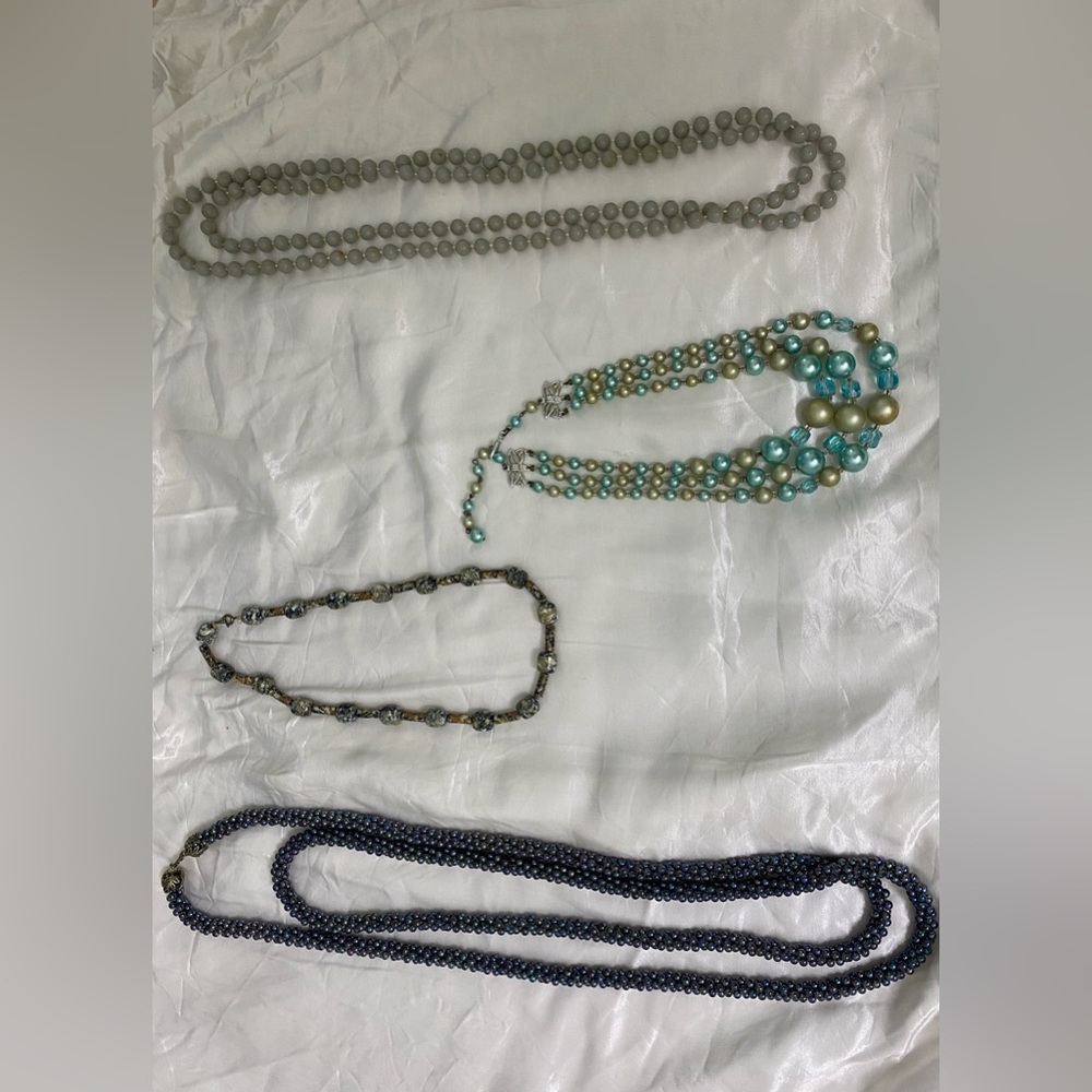 Vintage Necklaces & Beads Lot